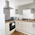 3 Bedroom House Near Liverpool Football Stadium